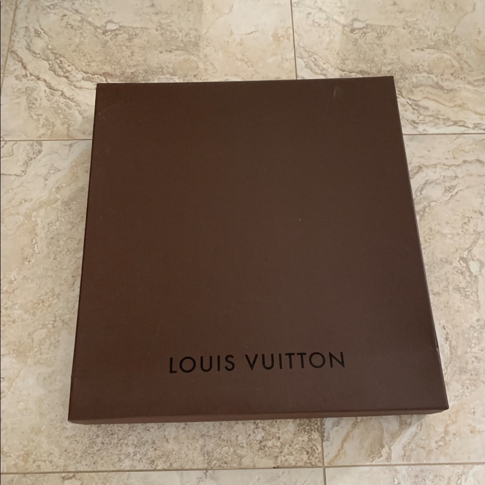 Louis Vuitton box